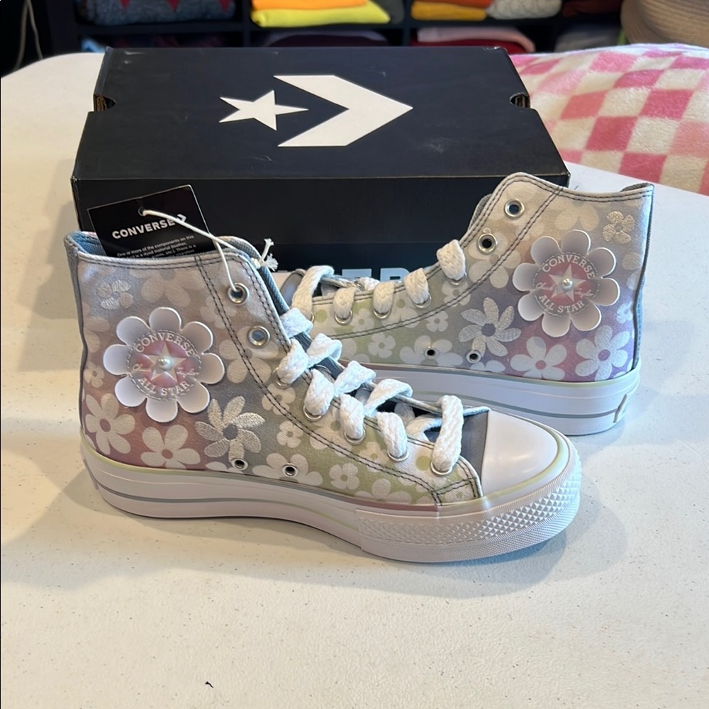 #57. Converse all star lift platform-gradient flowers Womens size 8 NIB